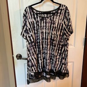 Simply Vera tunic top